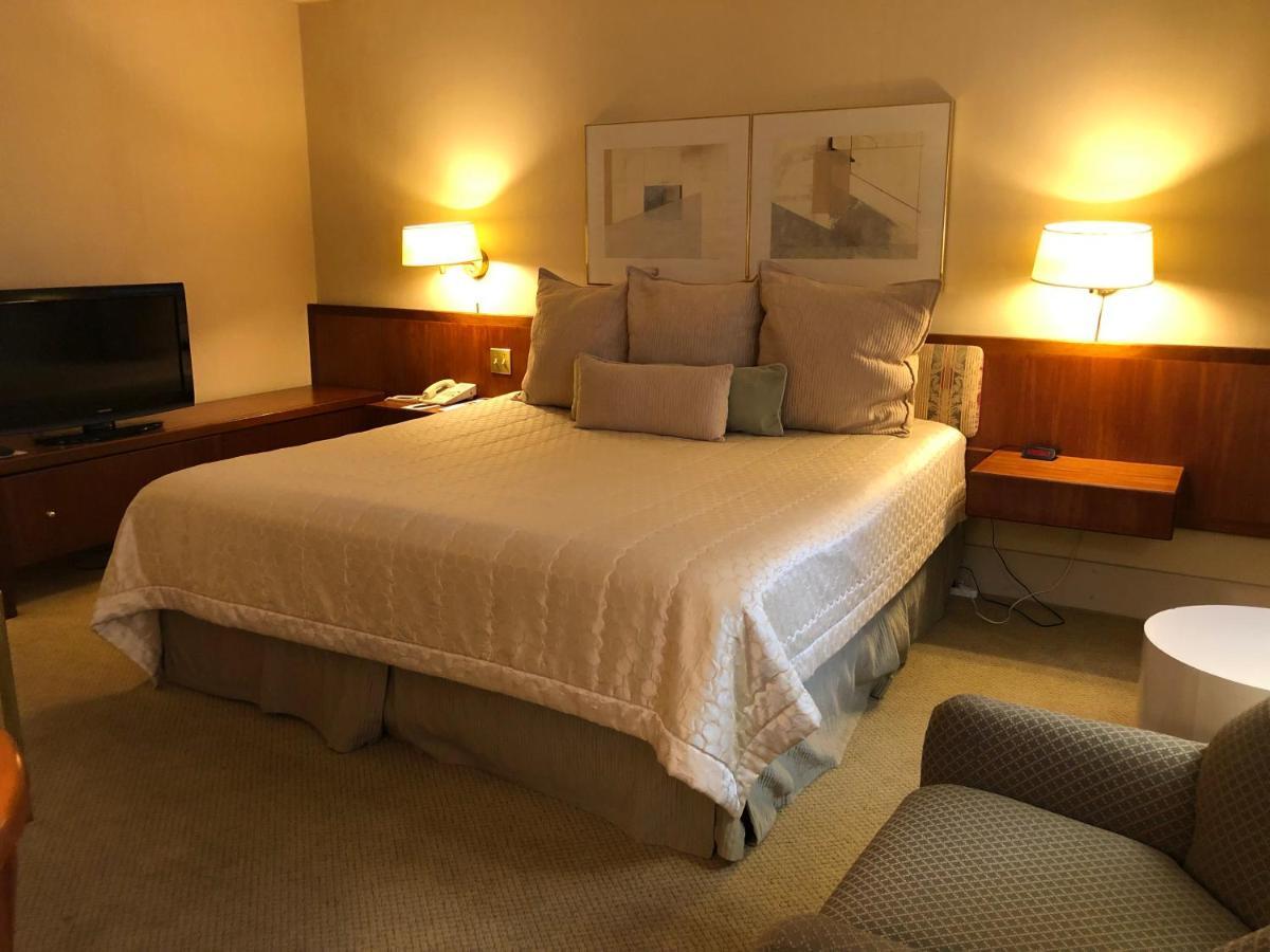 The Inn At The Standard Club Чикаго Экстерьер фото